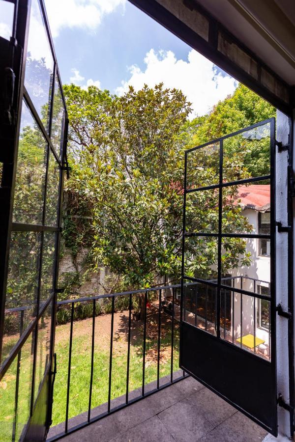 Casa Blanca In Coyoacan Mexico By Eksteriør billede