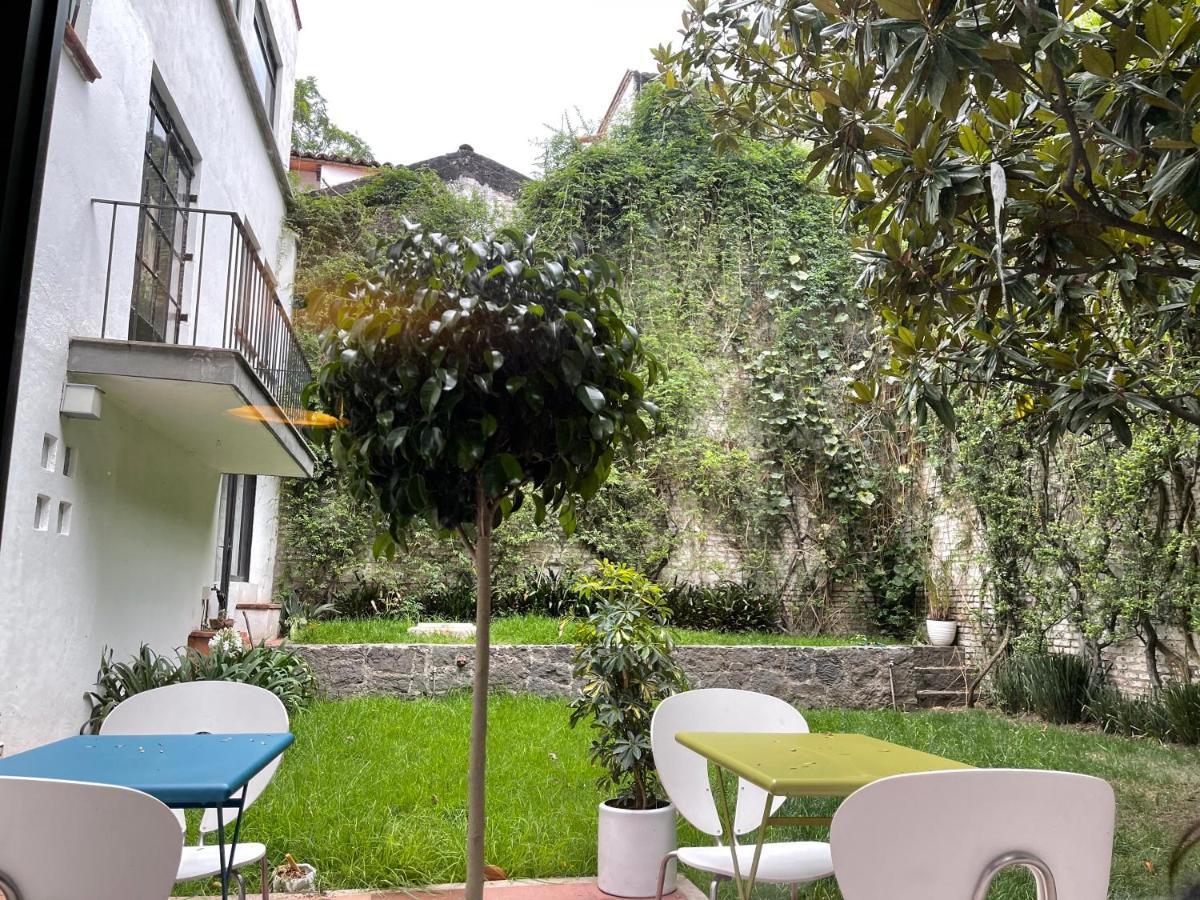 Casa Blanca In Coyoacan Mexico By Eksteriør billede